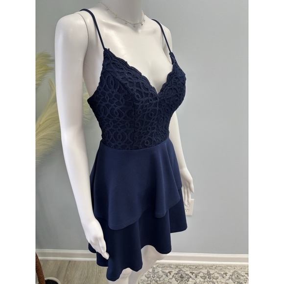 City Studio Elegant Navy Blue Lace Tiered Dress Size 9 Homecoming - Picture 7 of 7
